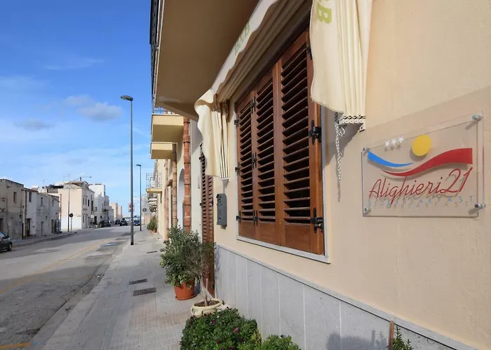 Alighieri 21 Bed & Breakfast 4*